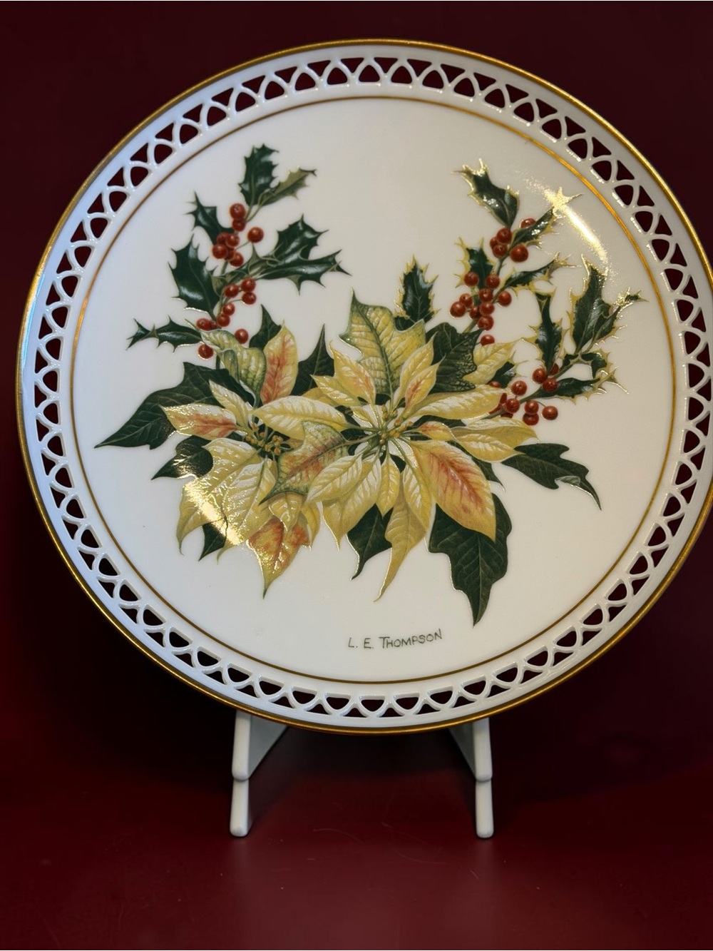 Bing Grondahl December Country Garden Calendar Plate 1985 Poinsettias Holly
